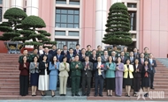 Defense leader meets Heads of Vietnamese overseas diplomatic missions appointed in 2025